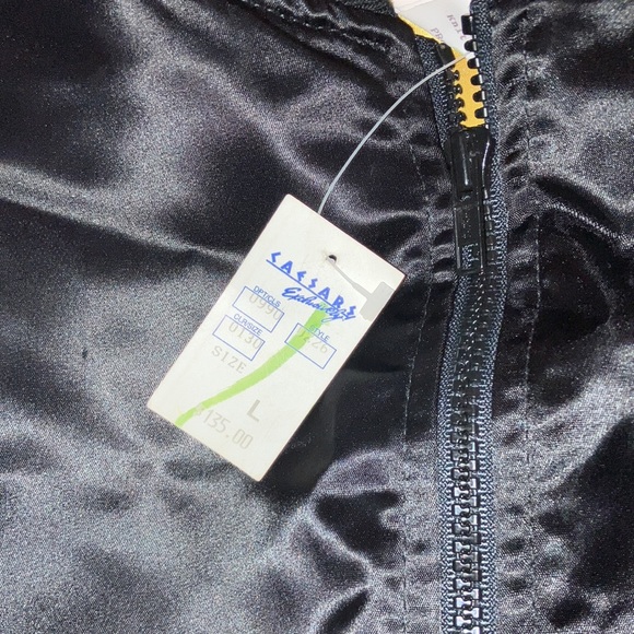 Brand new bomber jacket with tag from Caesar palace May 6,1995 szL - Picture 4 of 5